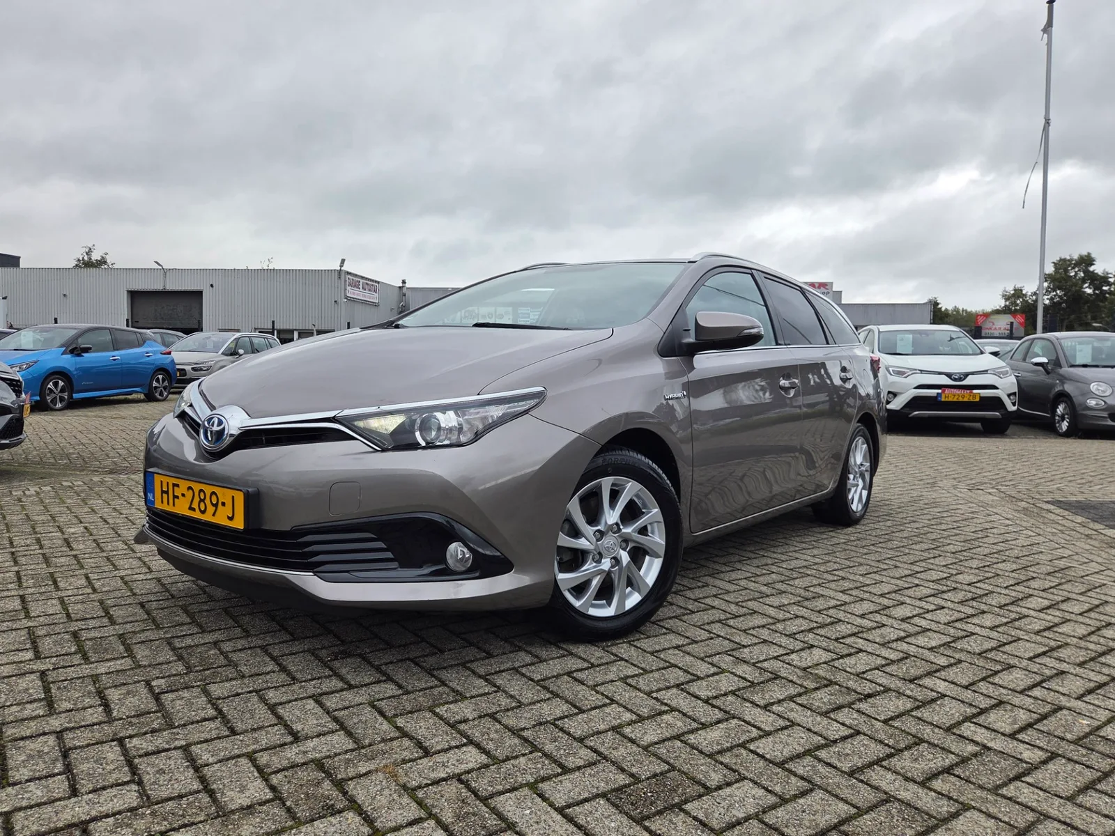 Toyota Auris (2015) — foto 1