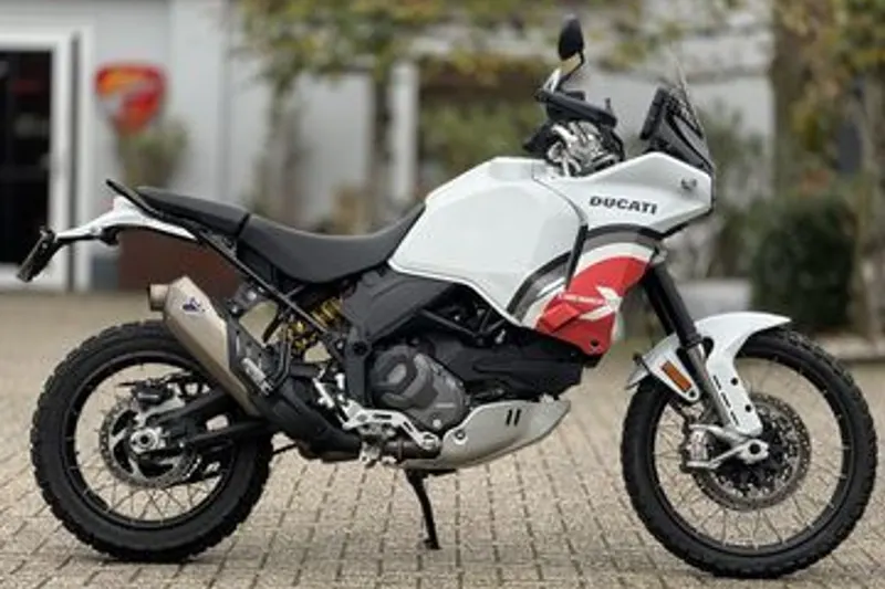 Ducati DesertX (2022)
