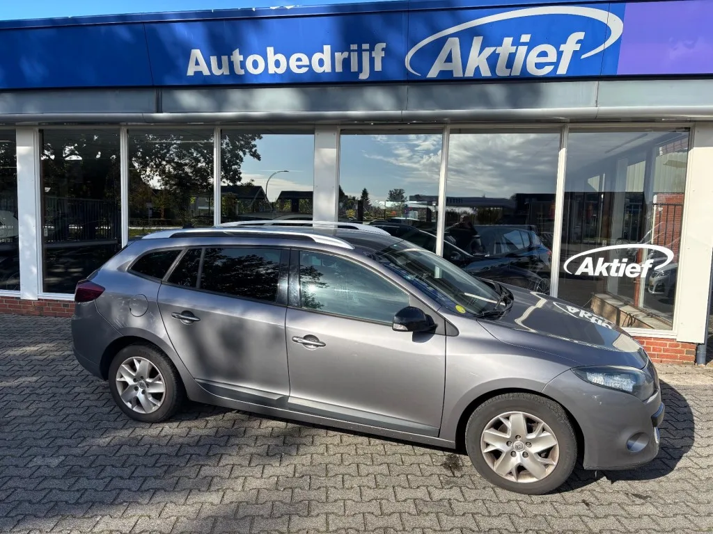 Renault Mégane (2011) — foto 1