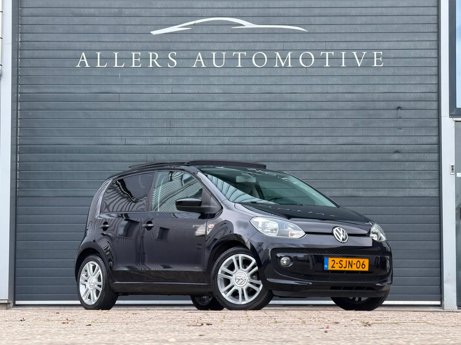 Volkswagen Up! (2013) — foto 1