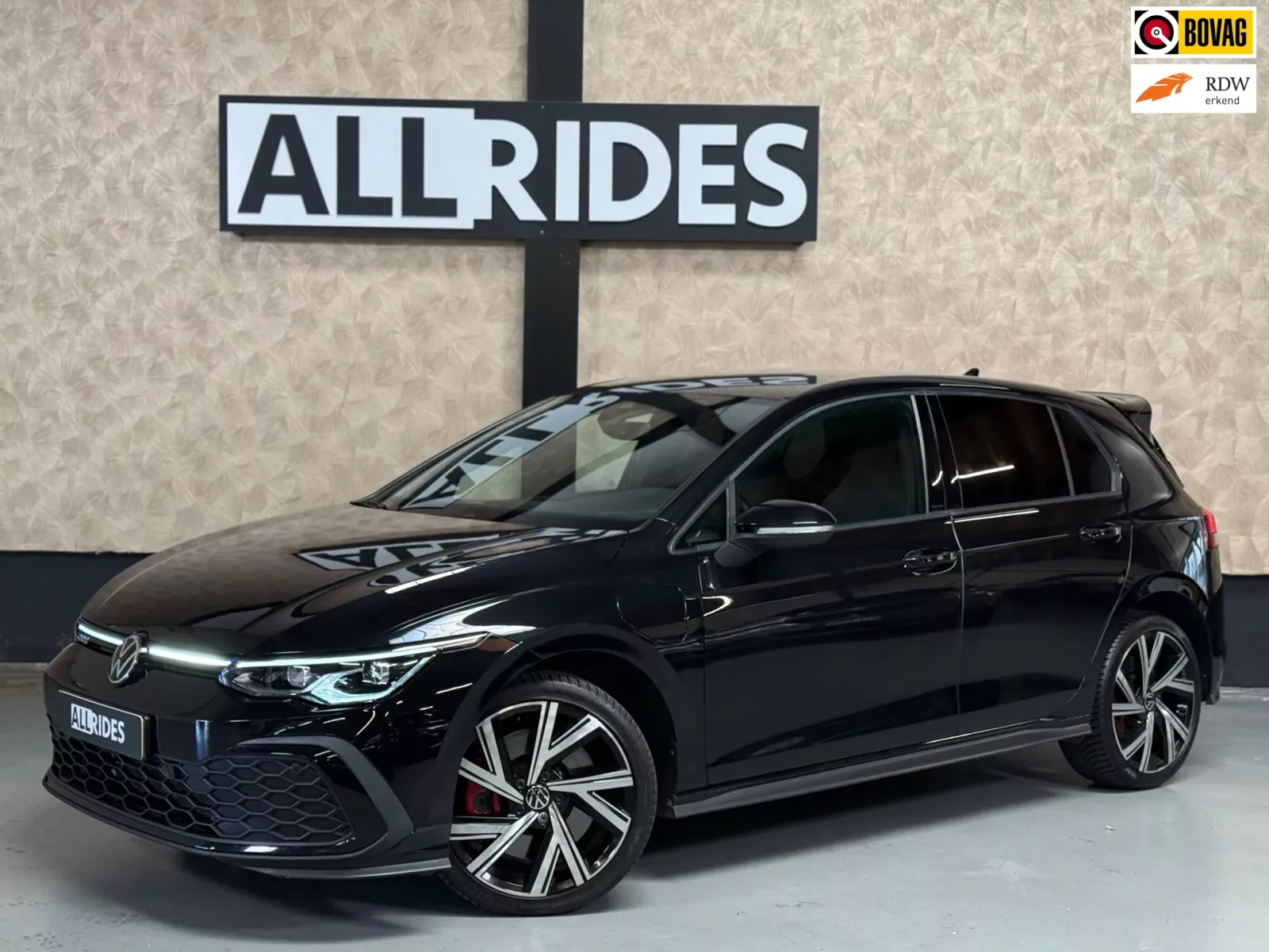 Volkswagen Golf (2021) — foto 1