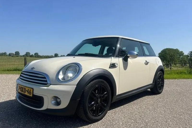 MINI One (2013)