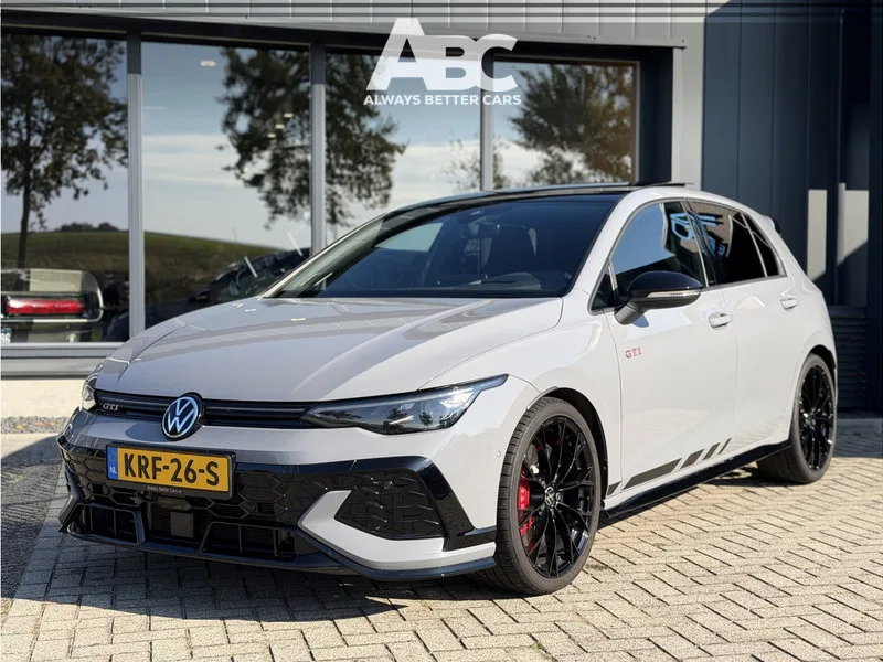 Volkswagen Golf (2025) — foto 1