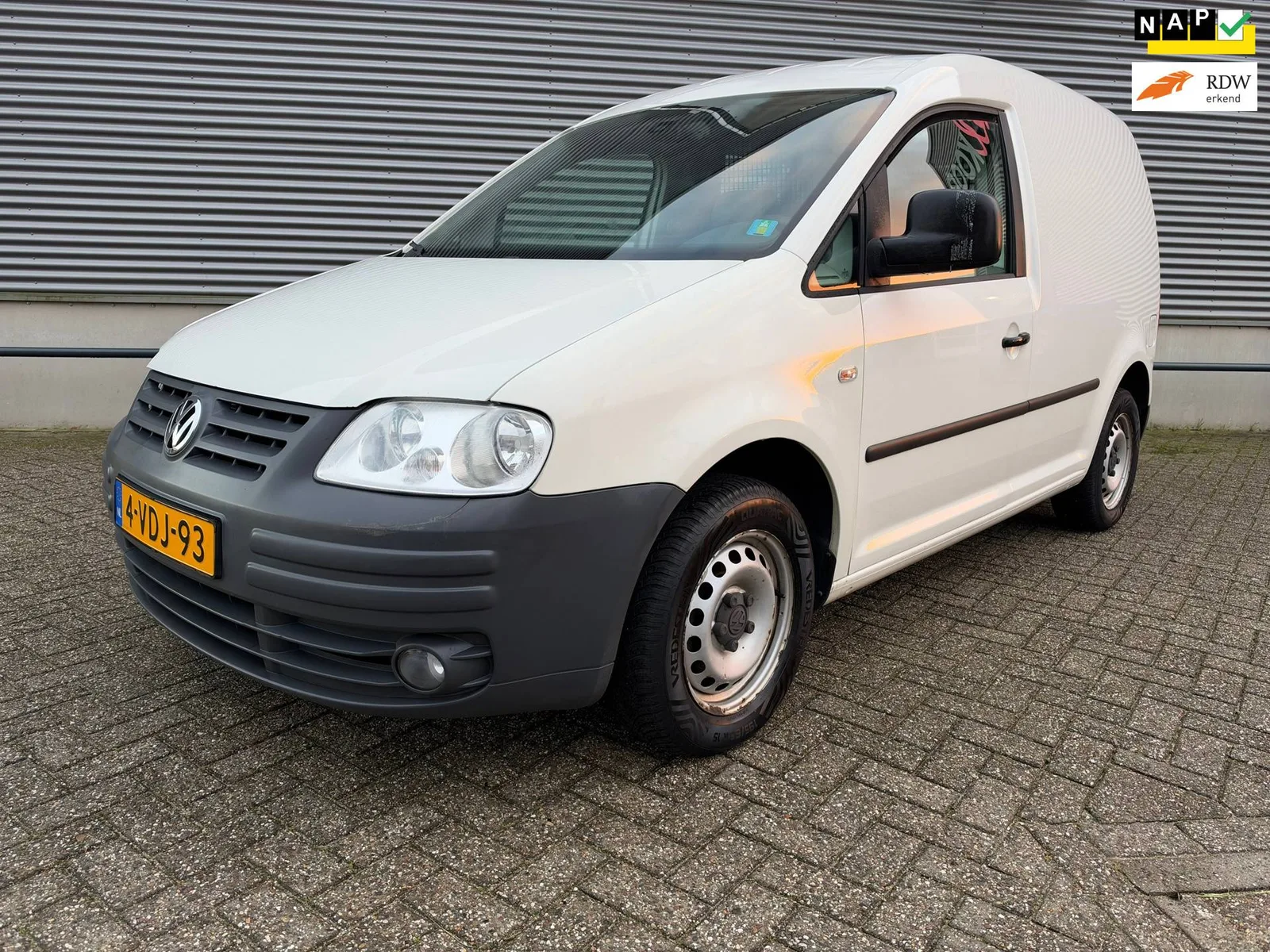 Volkswagen Caddy (2009) — foto 1