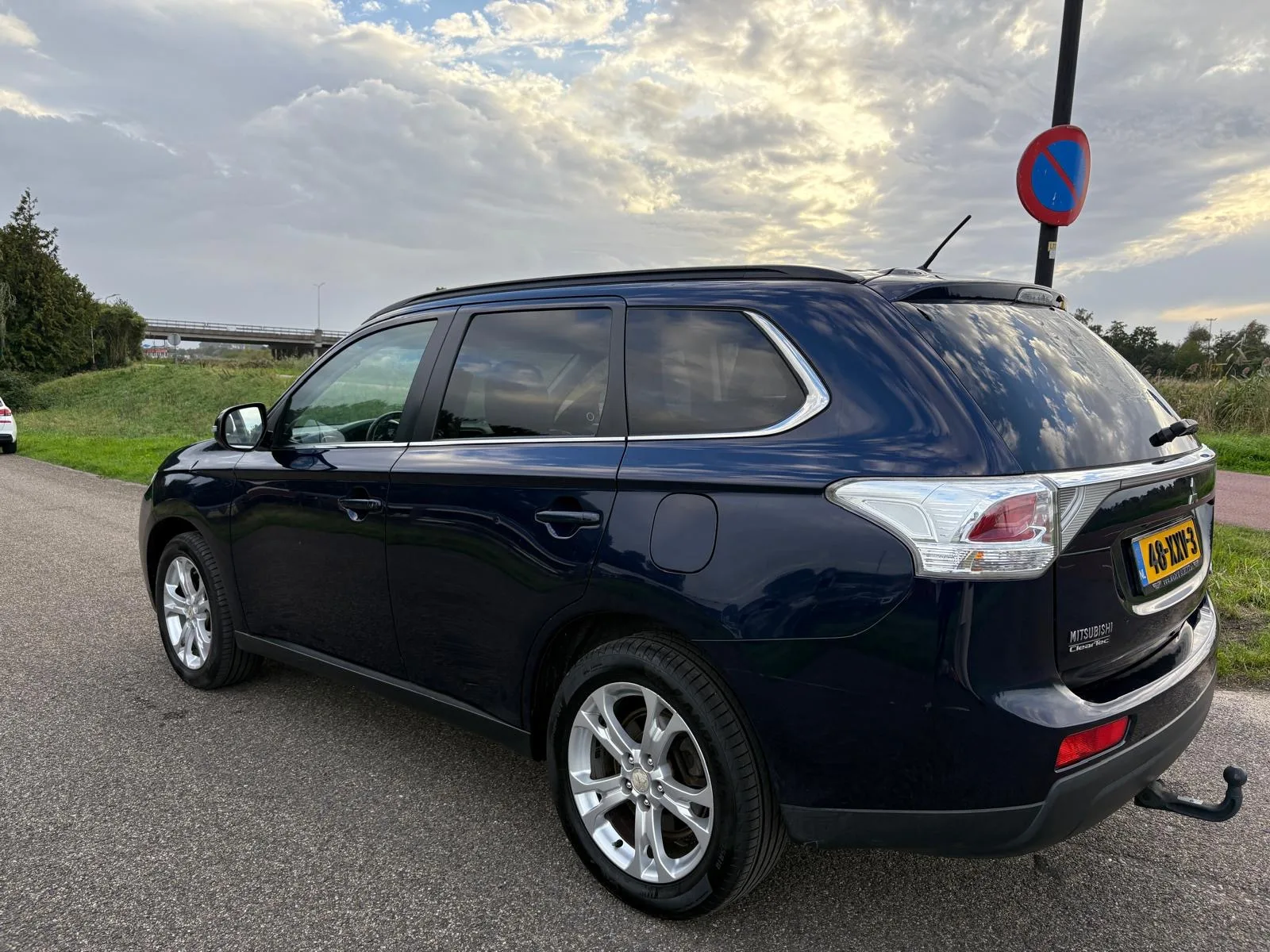 Mitsubishi Outlander (2012) — foto 1