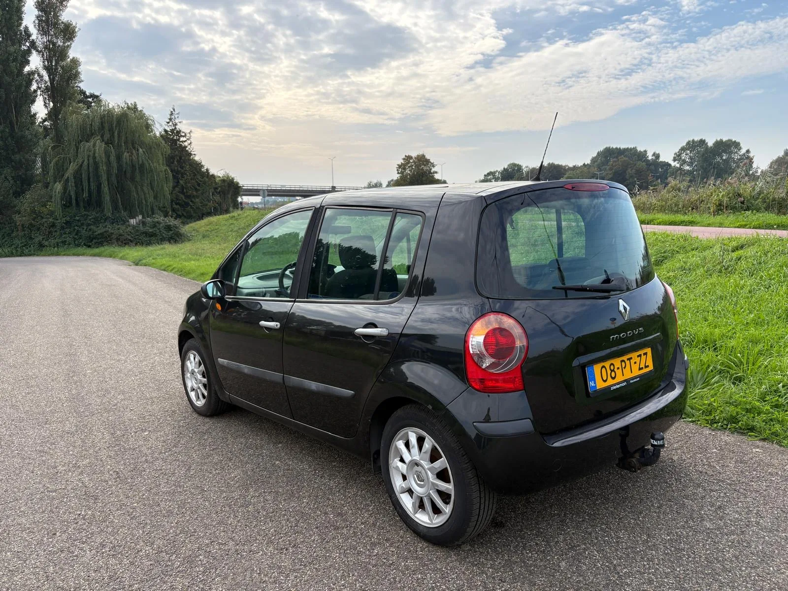 Renault Modus (2004) — foto 1