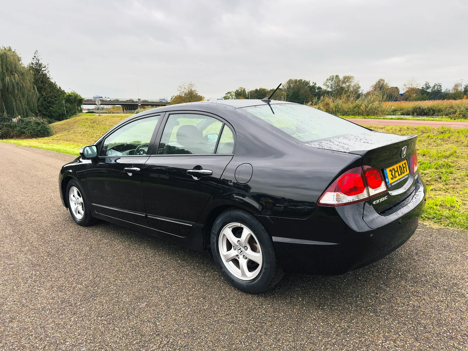 Honda Civic (2010) — foto 1