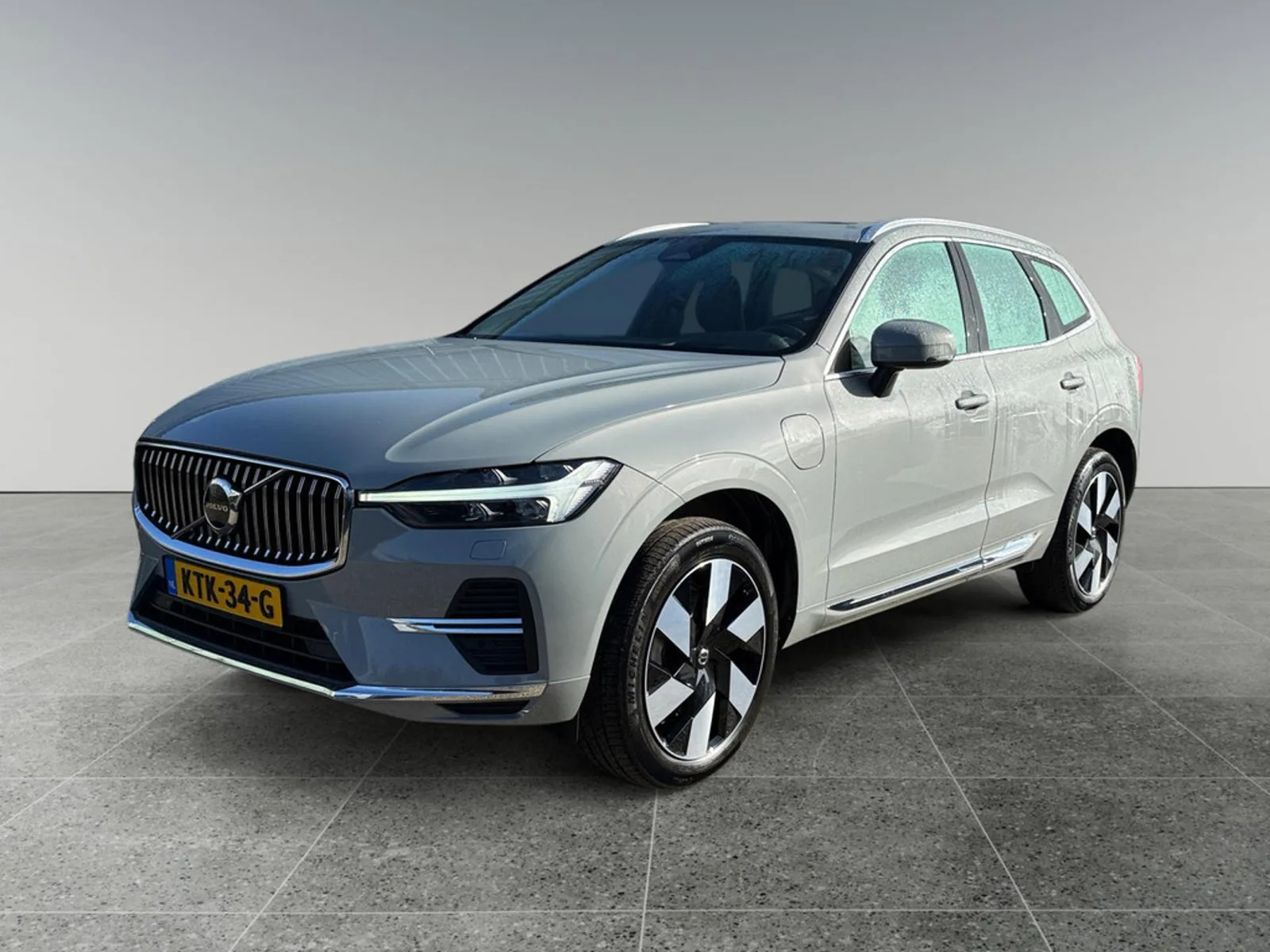 Volvo XC60 (2024) — foto 1
