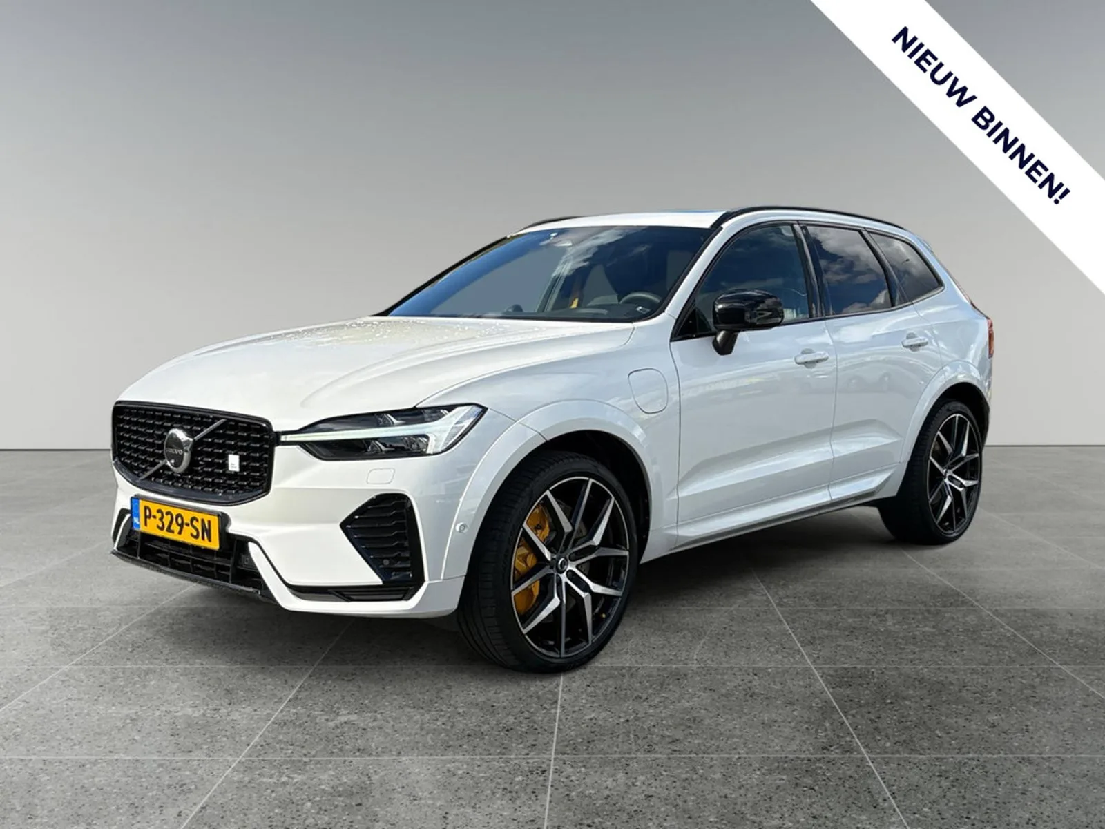 Volvo XC60 (2022) — foto 1