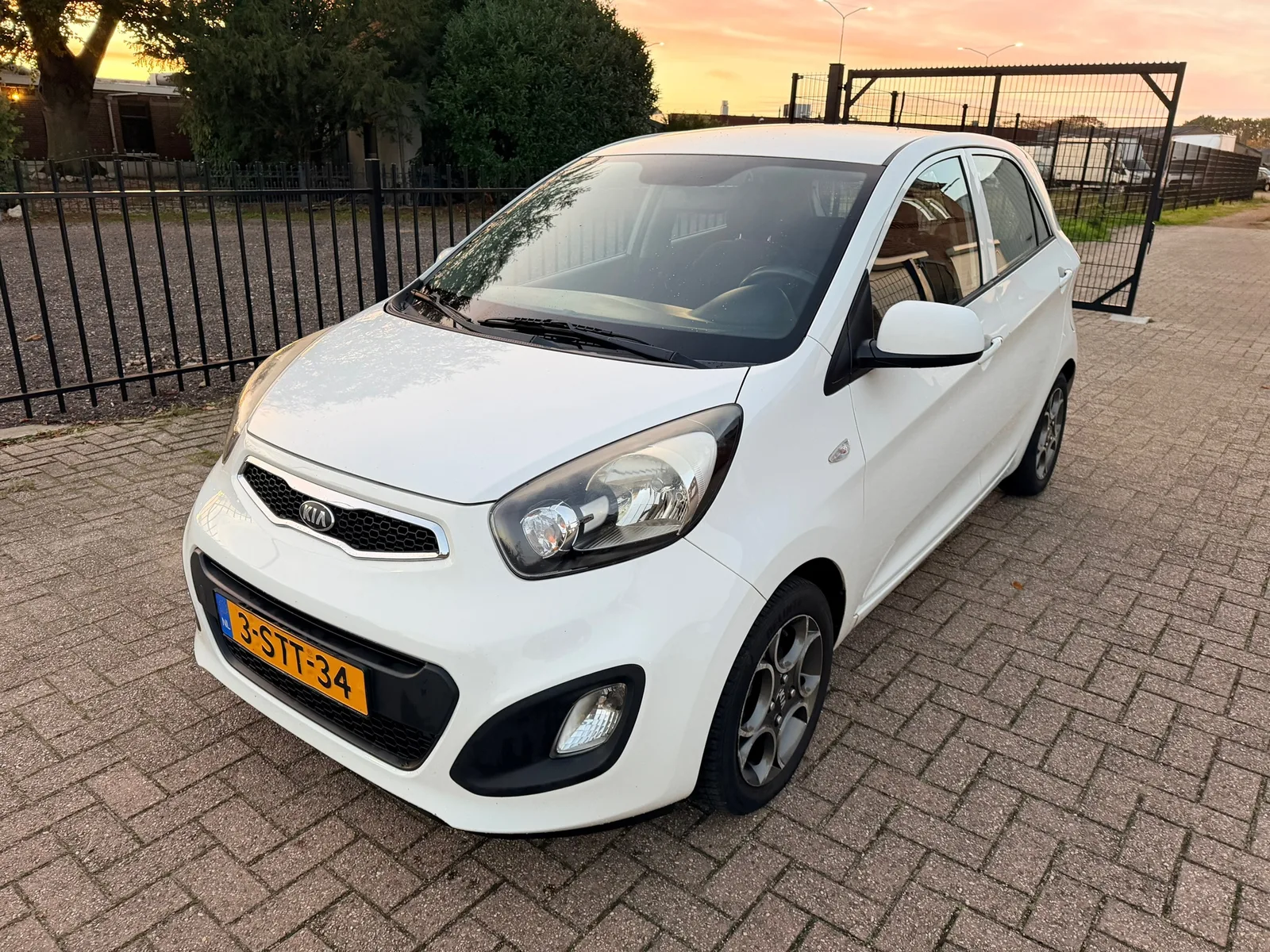Kia Picanto (2013) — foto 1