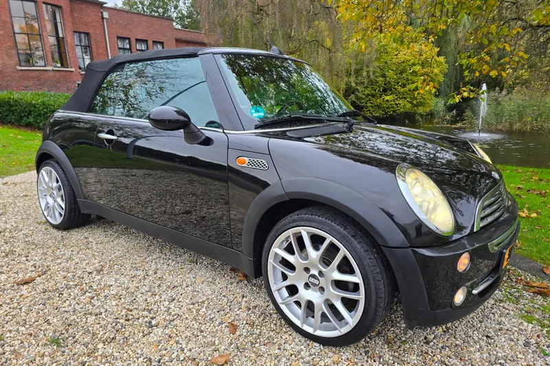 MINI Cabrio (2005)