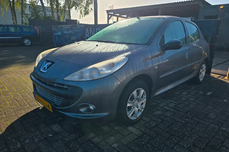 Peugeot 206+ (2009)