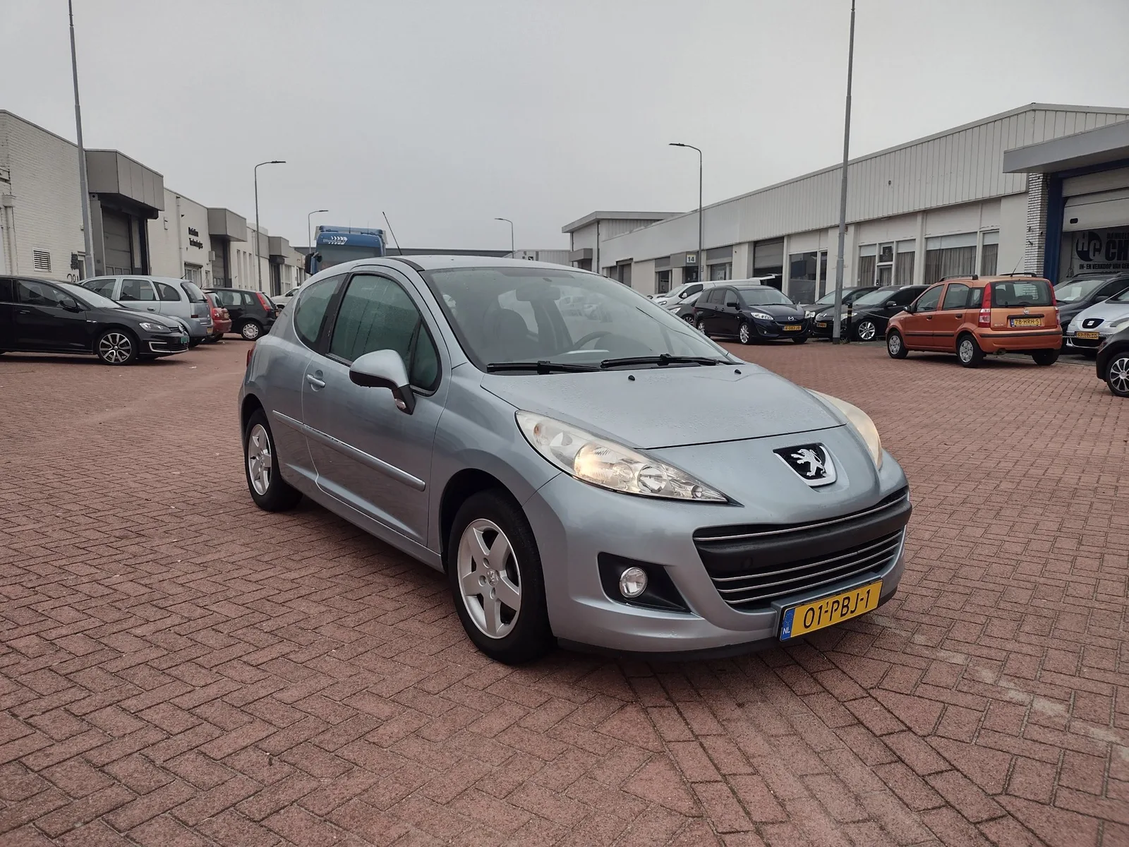 Peugeot 207 (2011) — foto 1