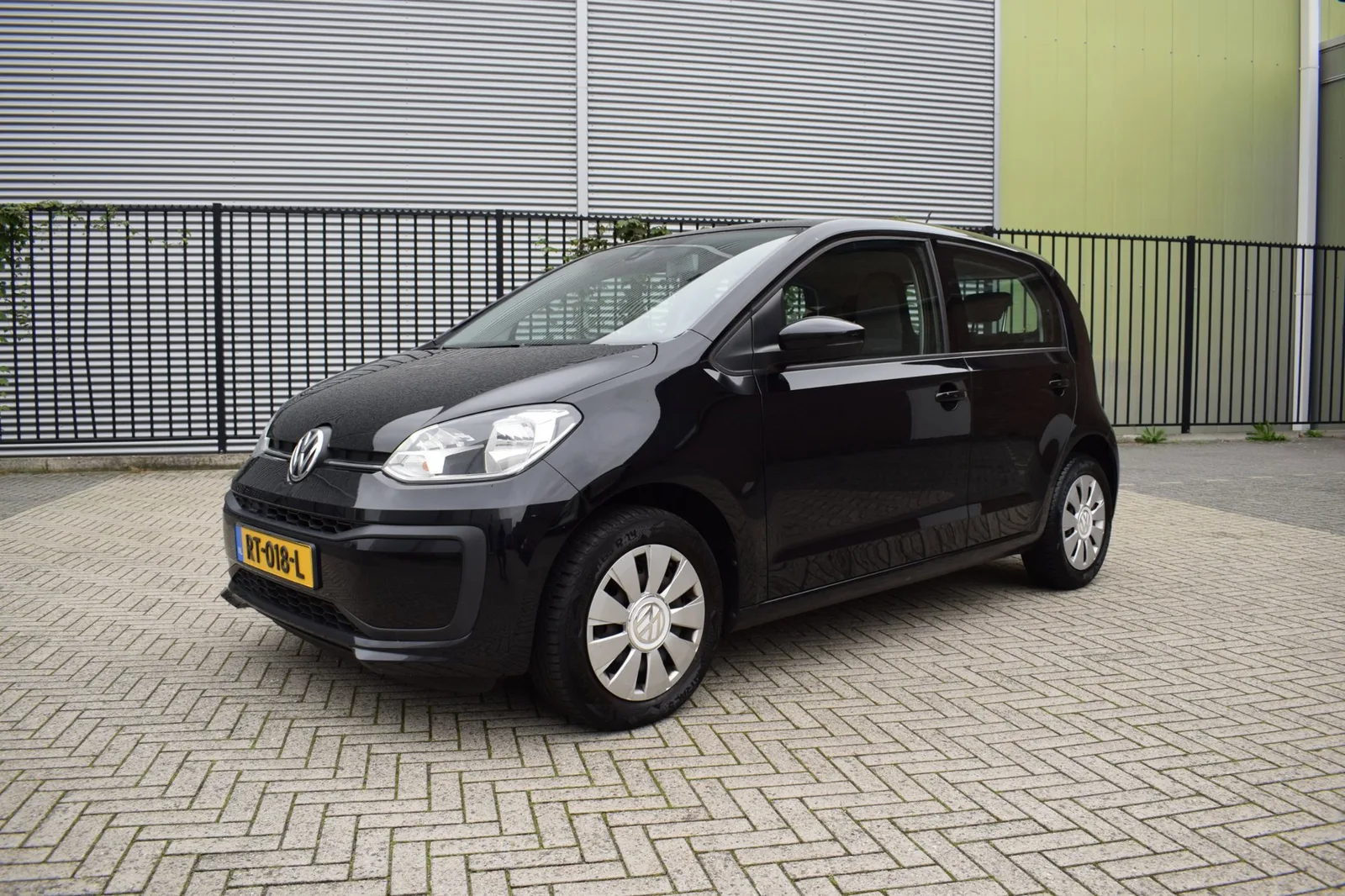 Volkswagen Up! (2018) — foto 1
