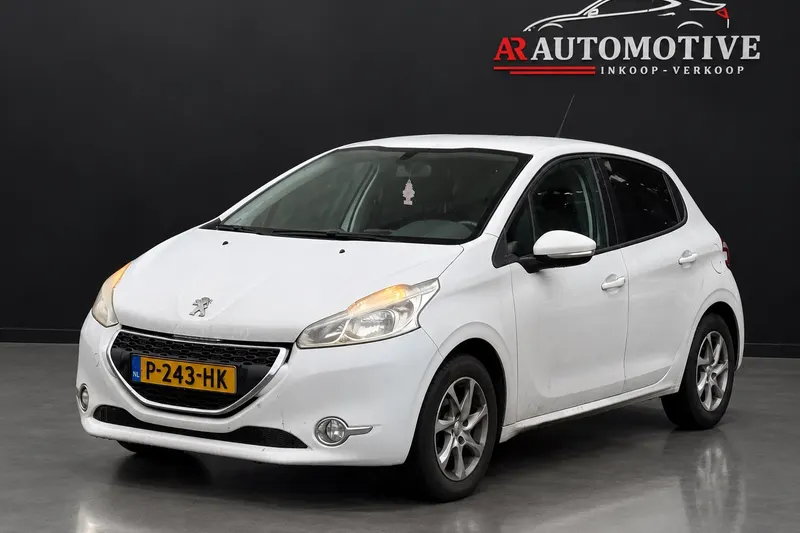 Peugeot 208 (2015)