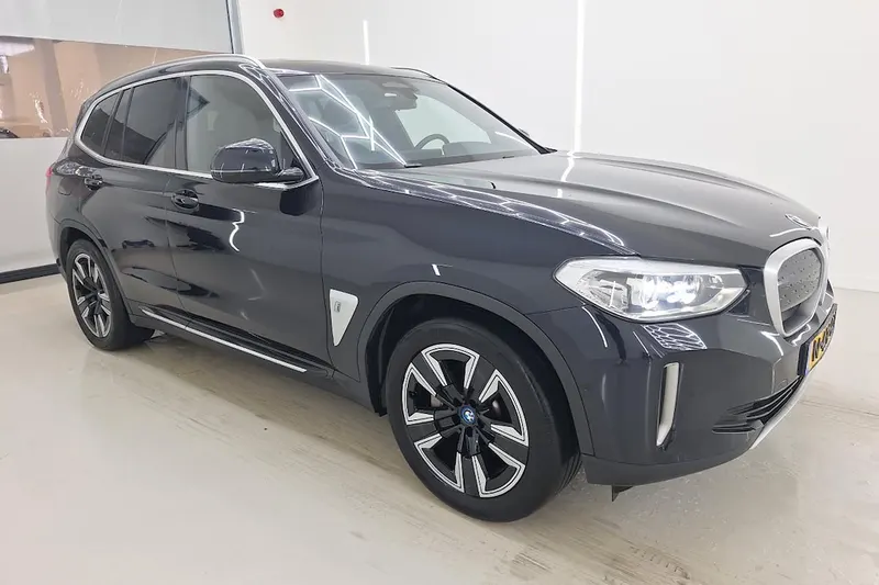 BMW iX3 (2021)