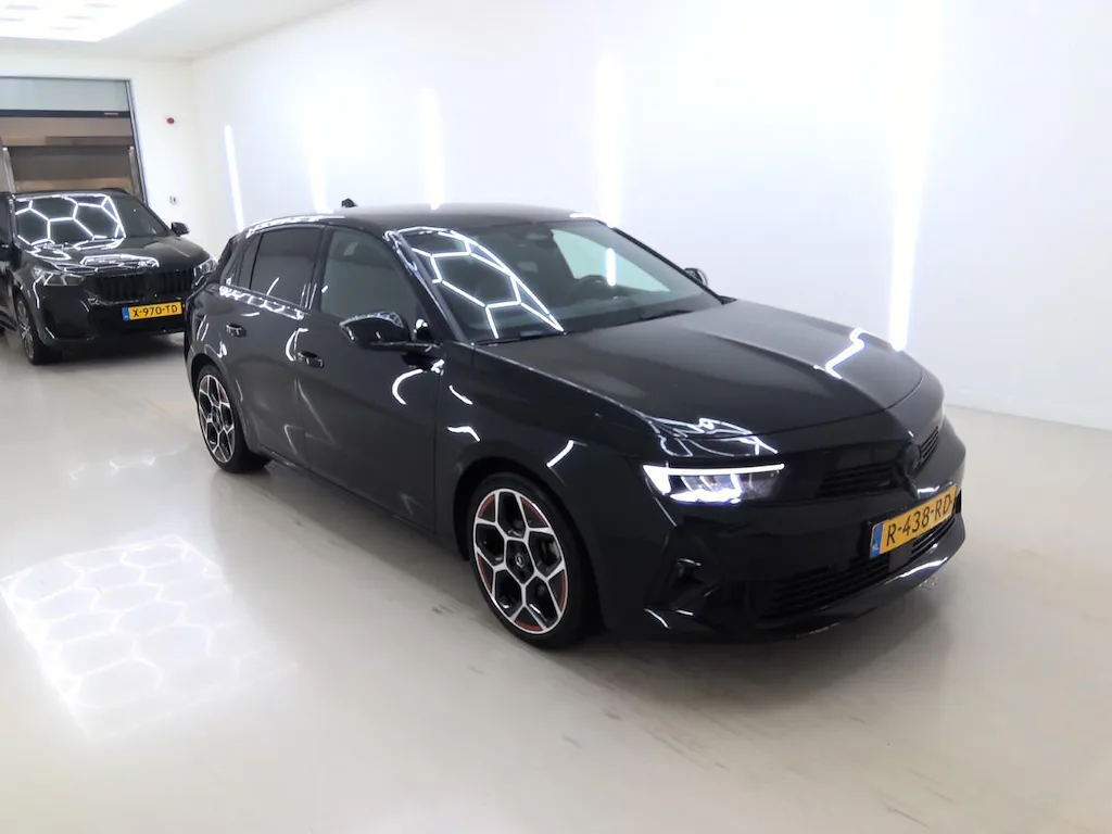 Opel Astra (2022) — foto 1