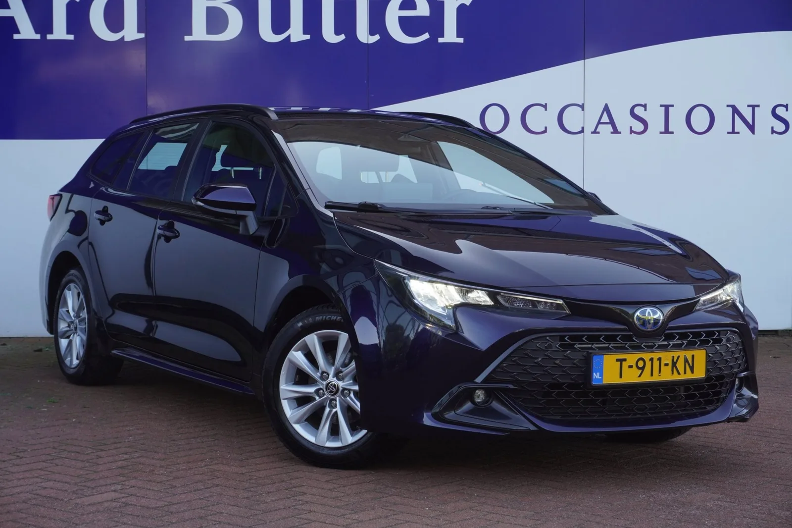 Toyota Corolla (2023) — foto 1