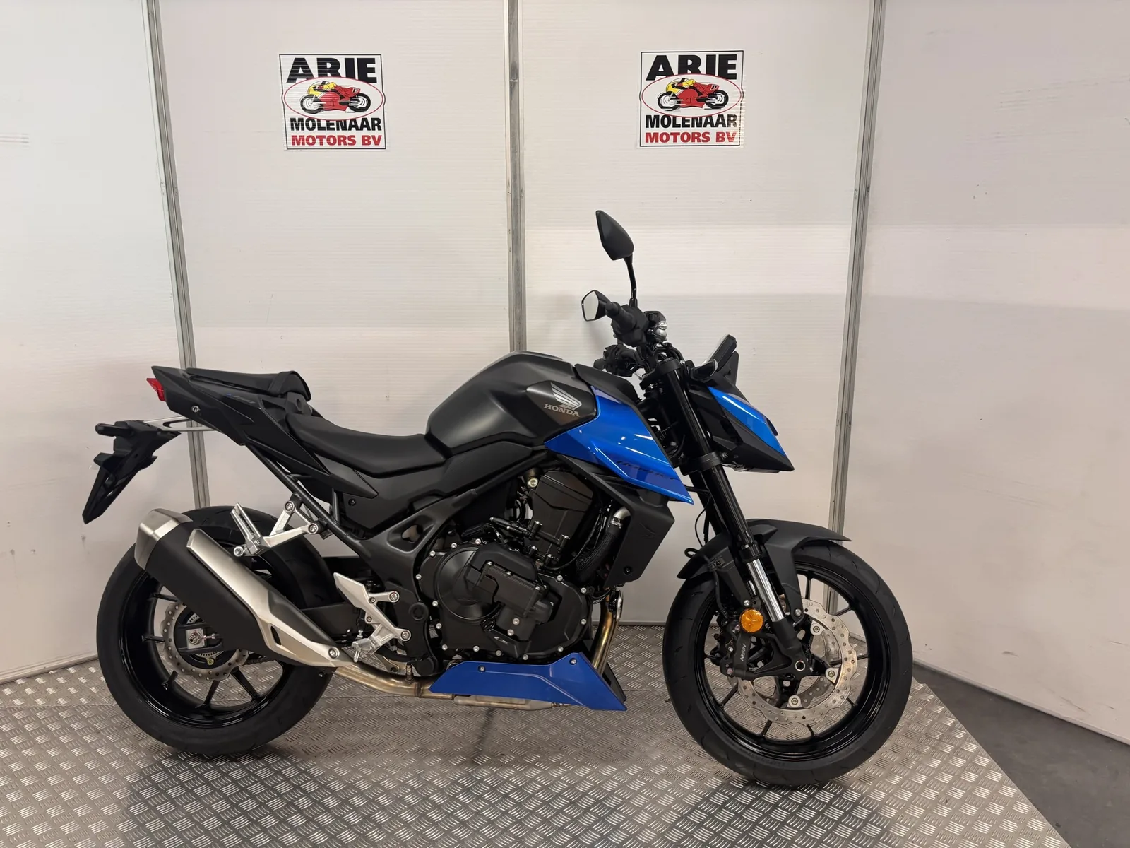 Honda CB 750 Hornet (2027) — foto 1