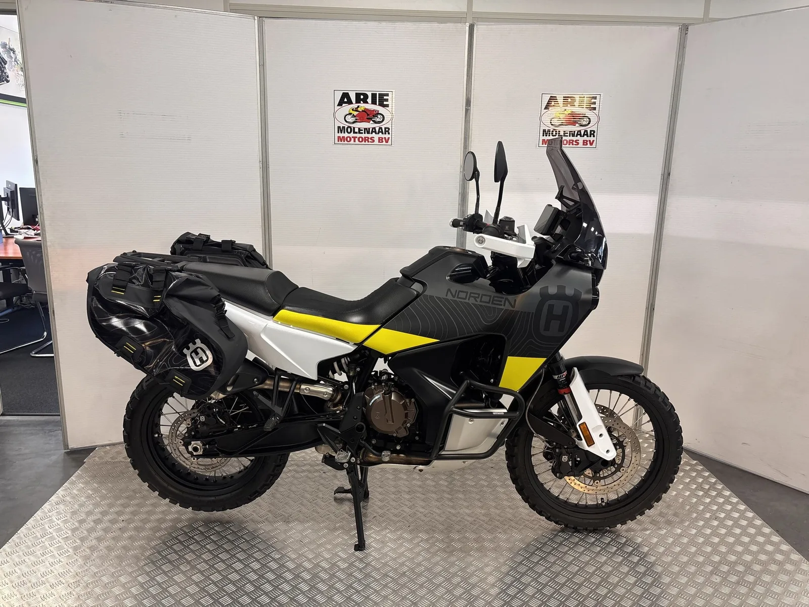 Husqvarna Norden 901 (2023) — foto 1
