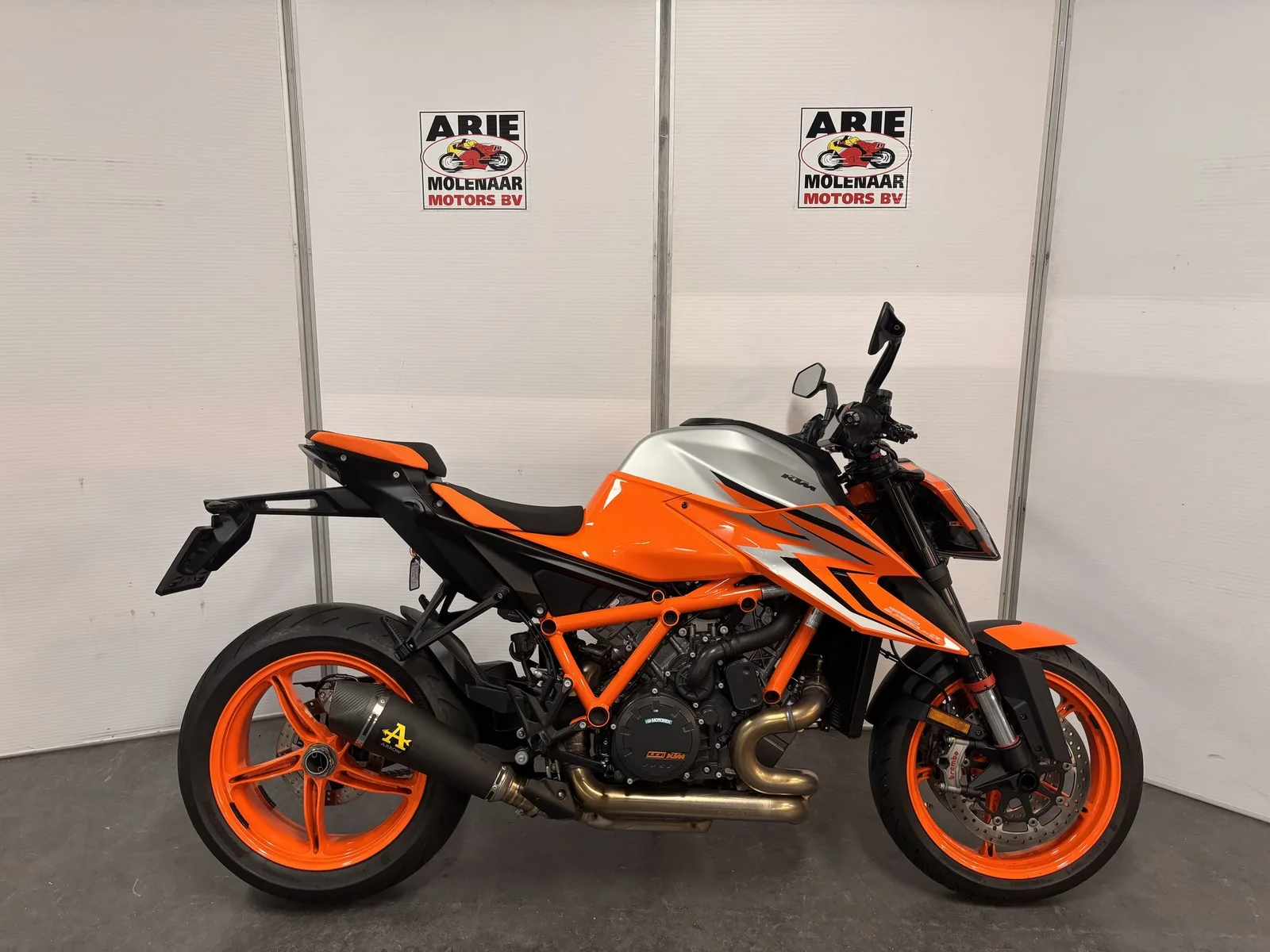 KTM 1290 Super Duke R (2022) — foto 1