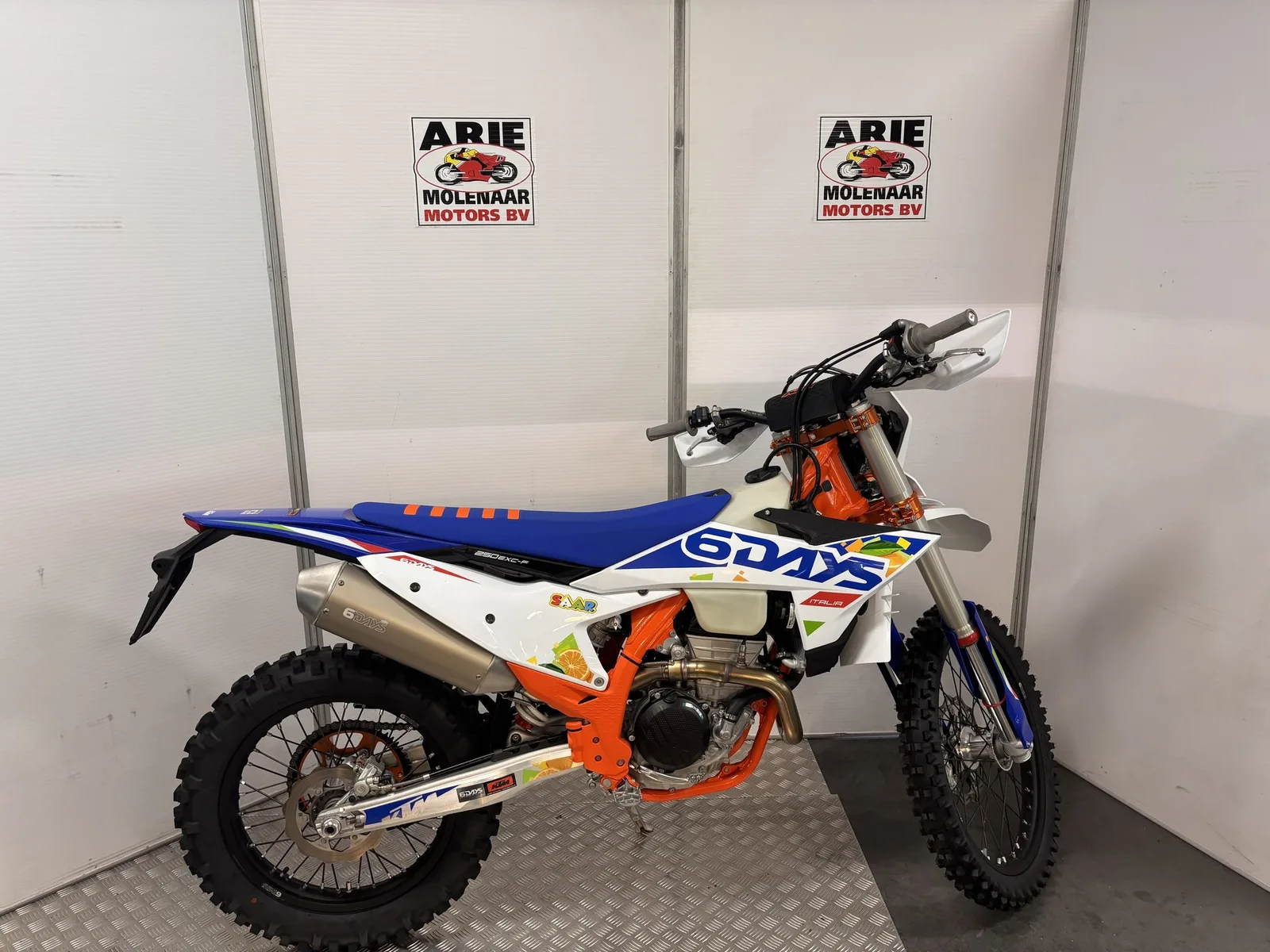 KTM 250 EXC-F (2026) — foto 1