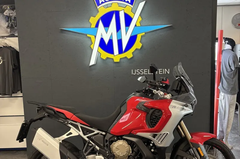 MV Agusta Enduro Veloce (2026)
