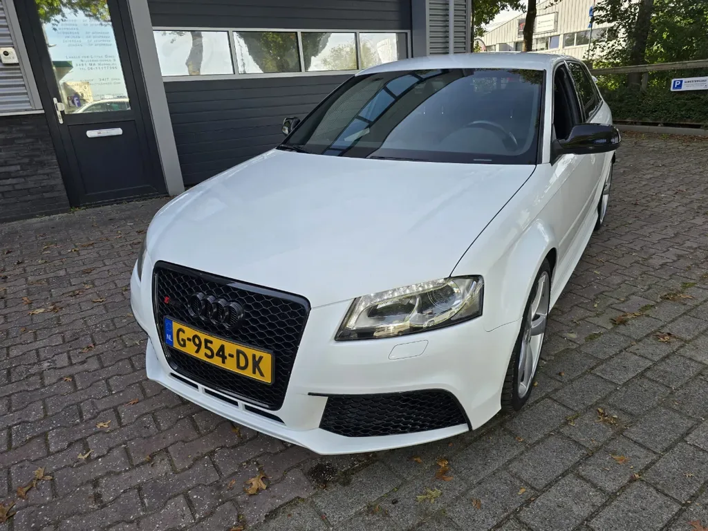 Audi RS 3 (2011) — foto 1