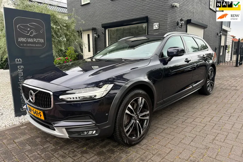 Volvo V90 Cross Country (2017)