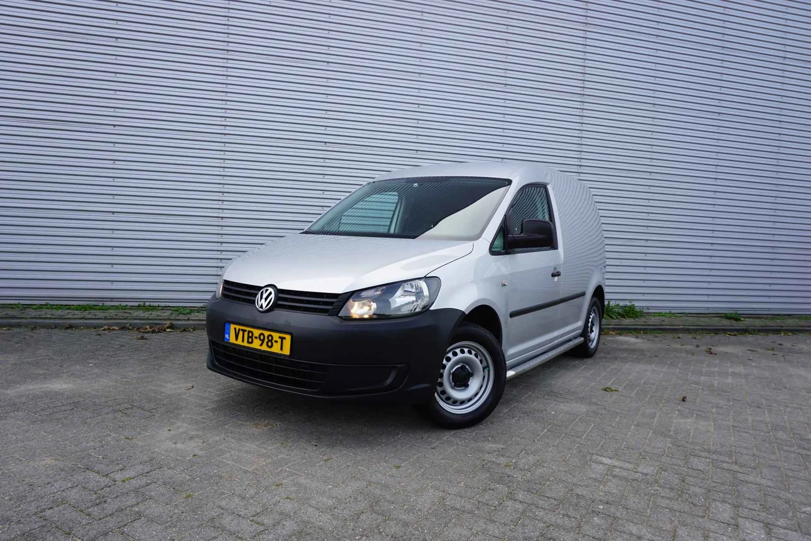 Volkswagen Caddy (2015) — foto 1