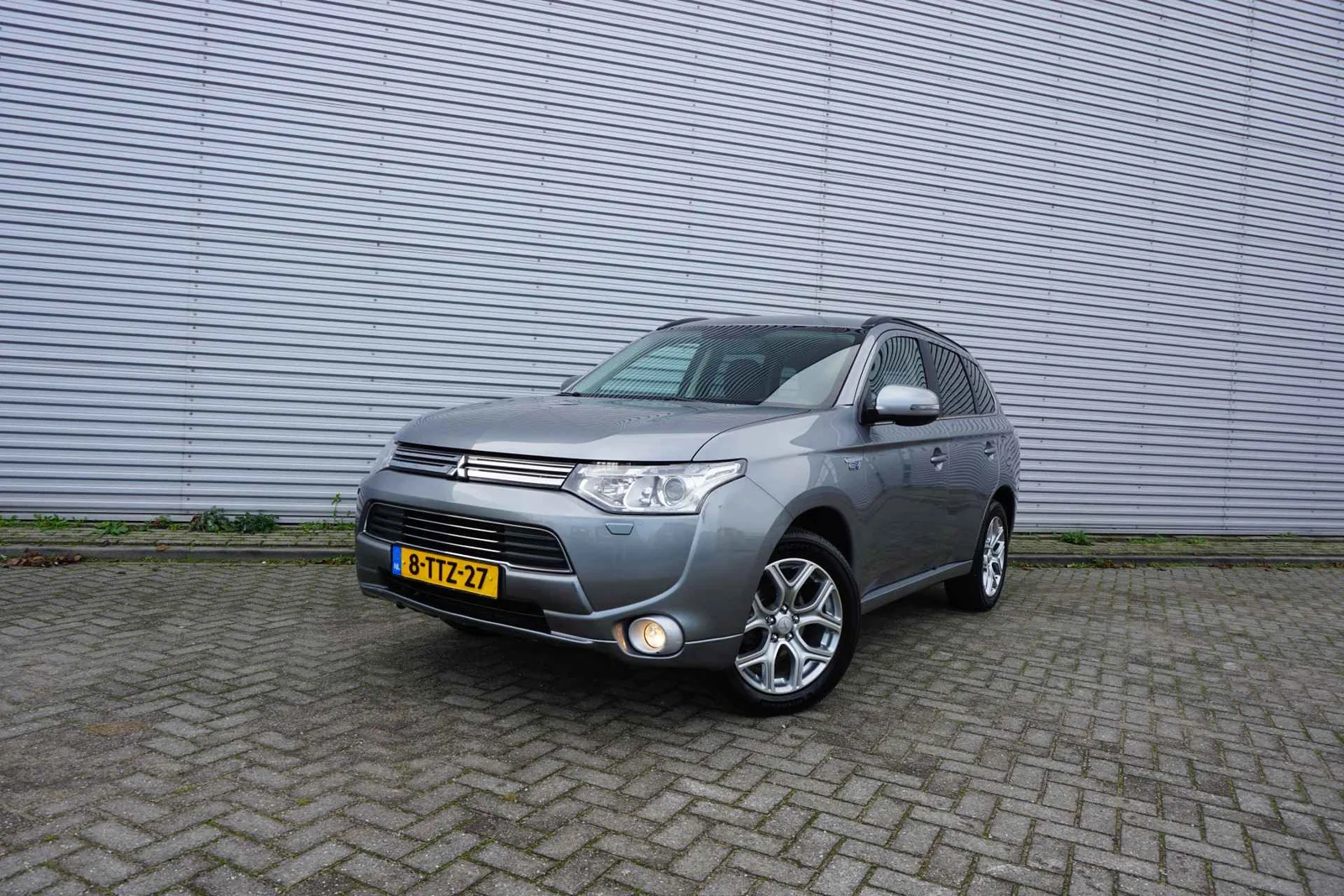 Mitsubishi Outlander (2014) — foto 1