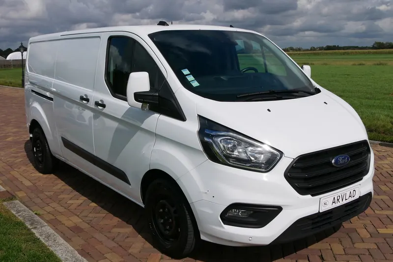 Ford Transit Custom (2023)