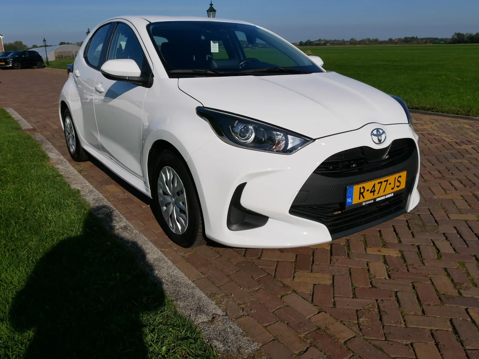 Toyota Yaris (2022) — foto 1