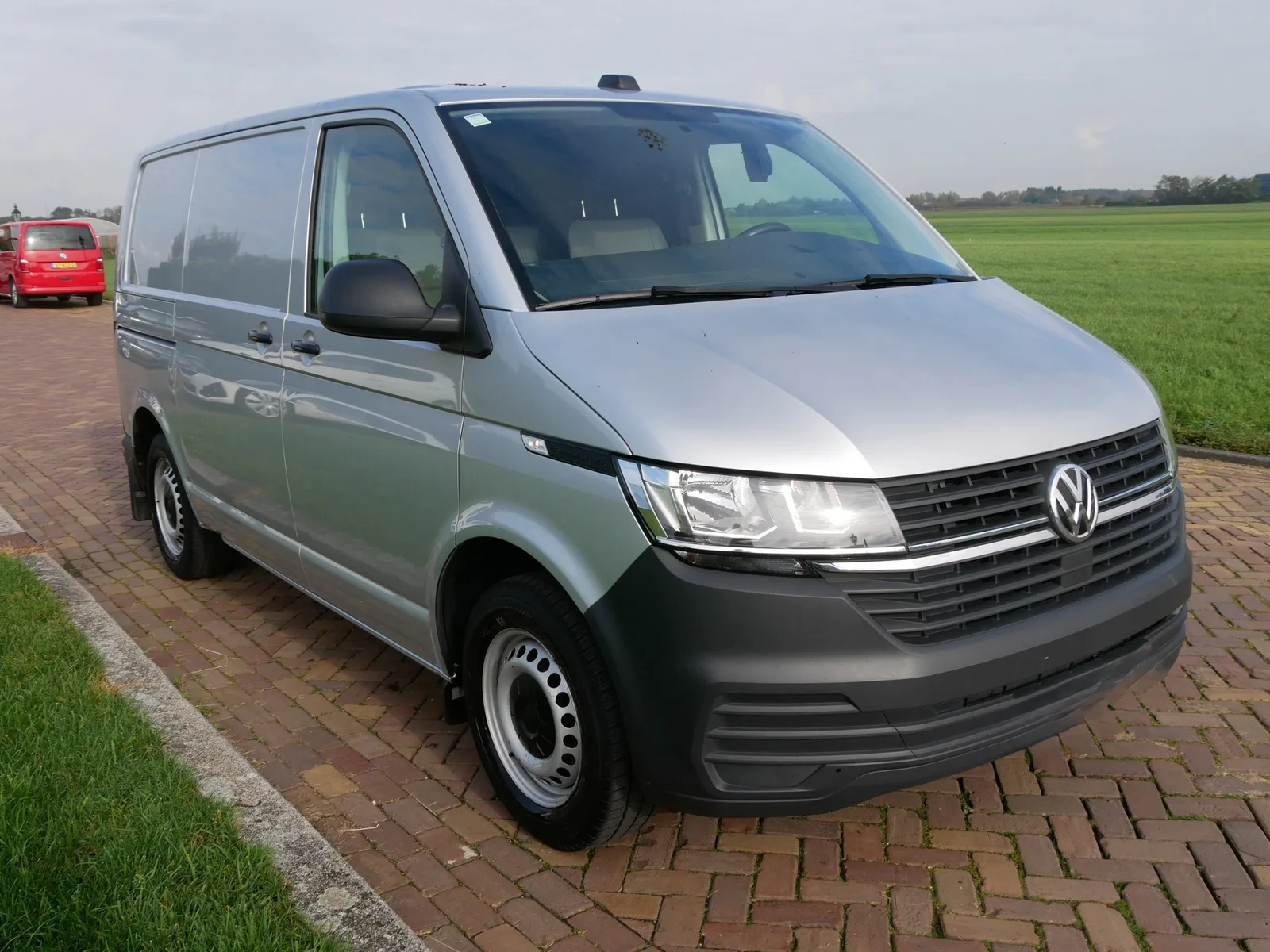 Volkswagen Transporter (2020) — foto 1