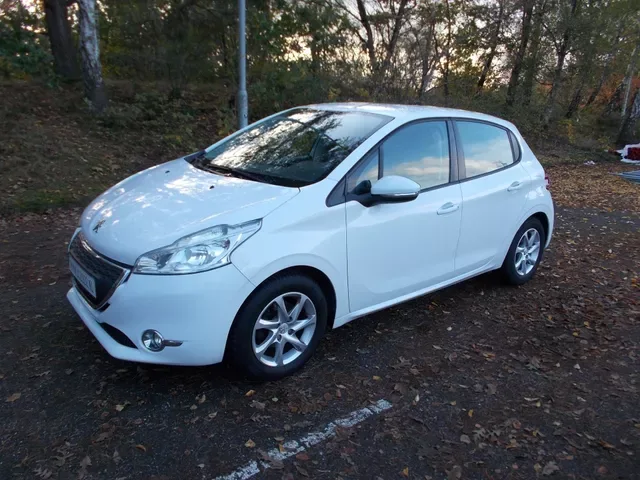 Peugeot 208 (2014) — foto 1