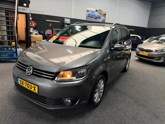 Volkswagen Touran (2013) — foto 1