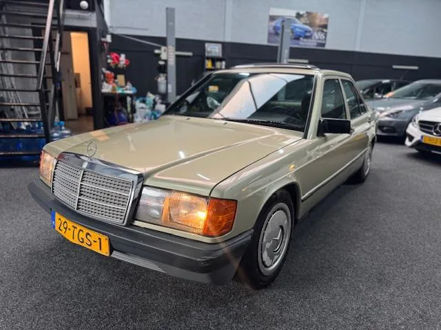 Mercedes-Benz 190-Serie (1985) — foto 1