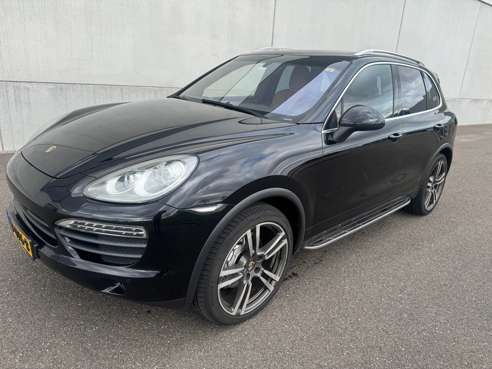 Porsche Cayenne (2011) — foto 1