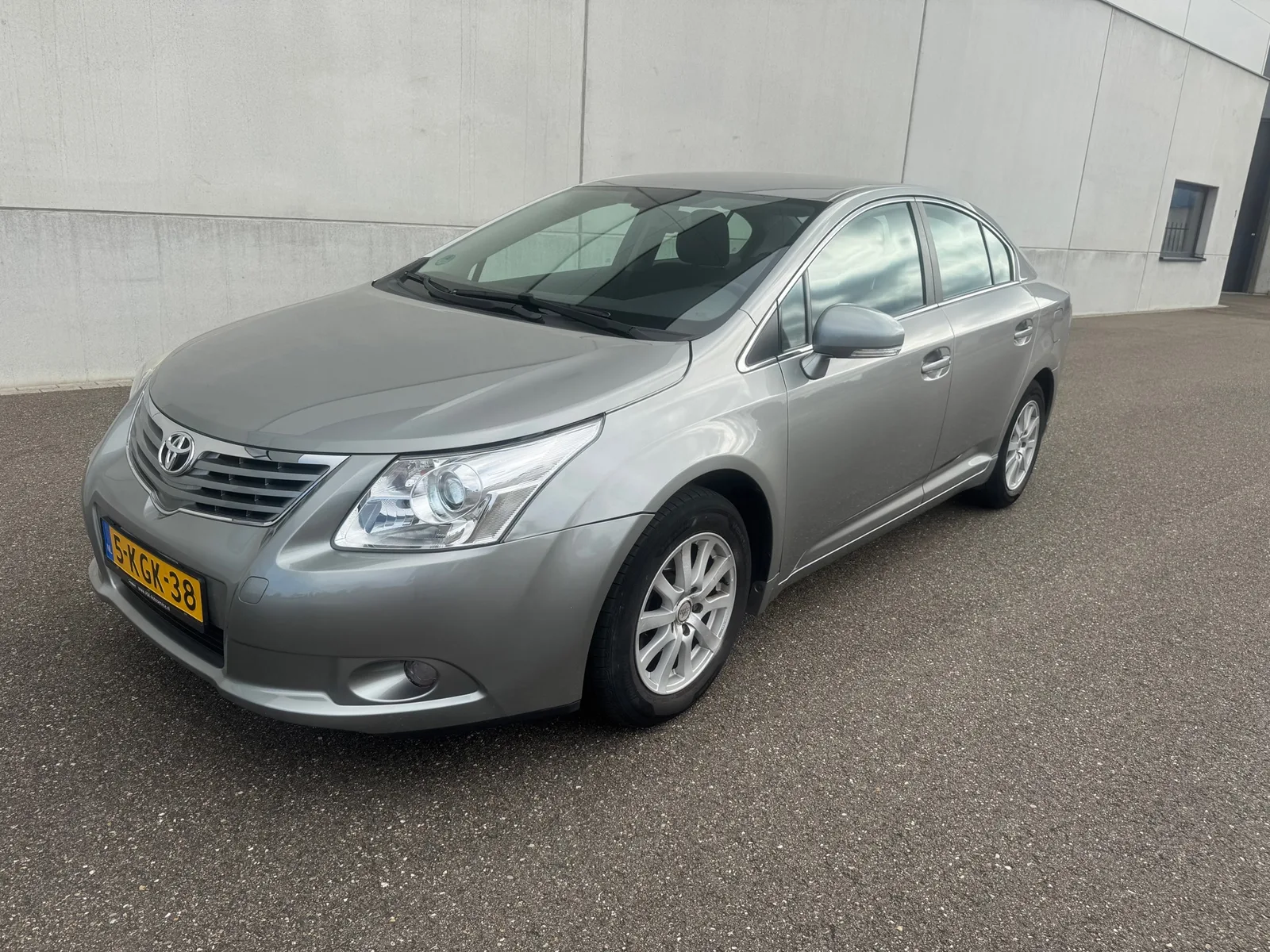 Toyota Avensis (2009) — foto 1