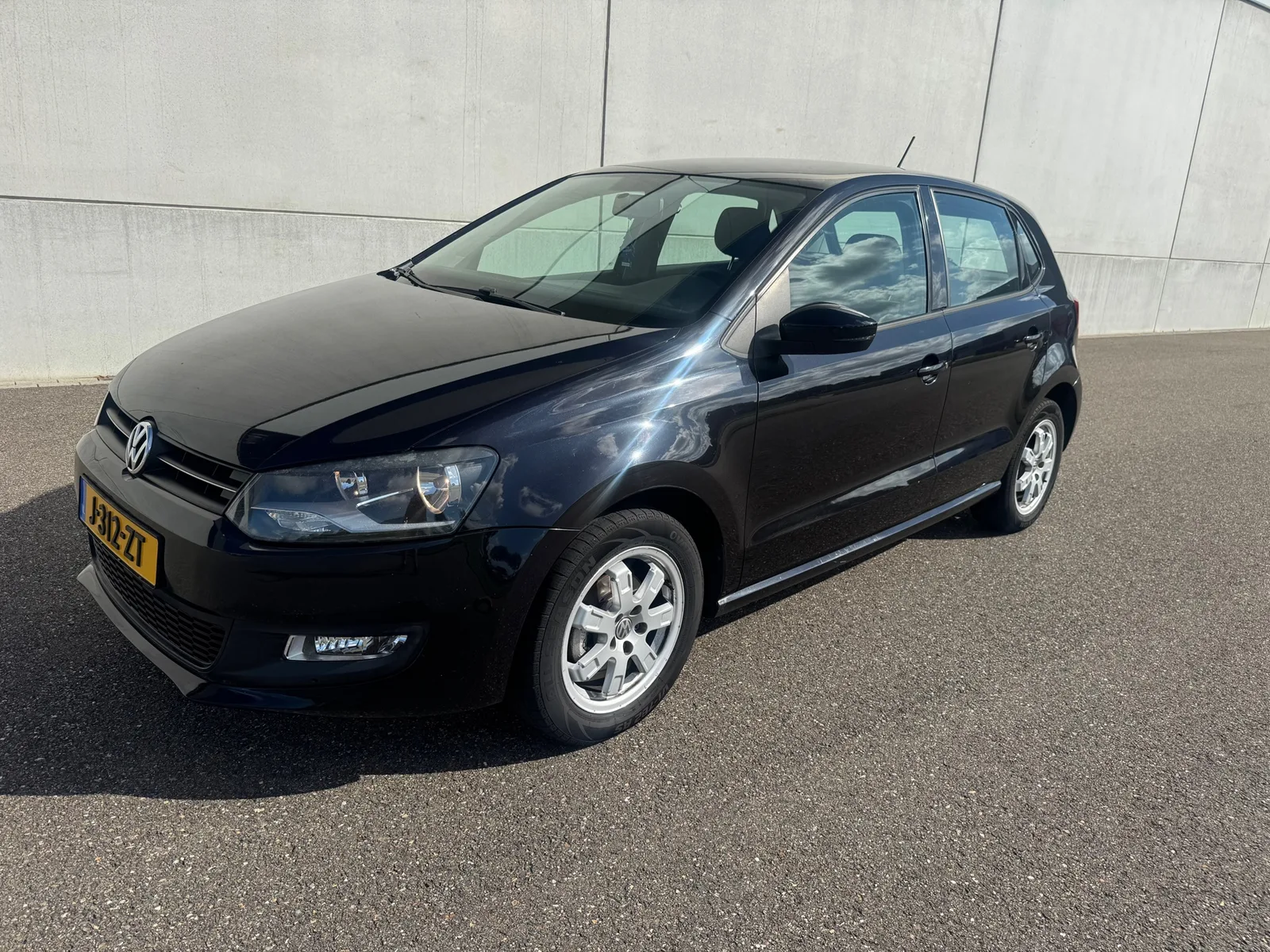 Volkswagen Polo (2010) — foto 1