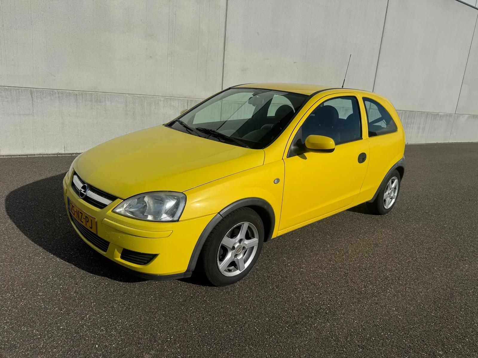 Opel Corsa (2004) — foto 1