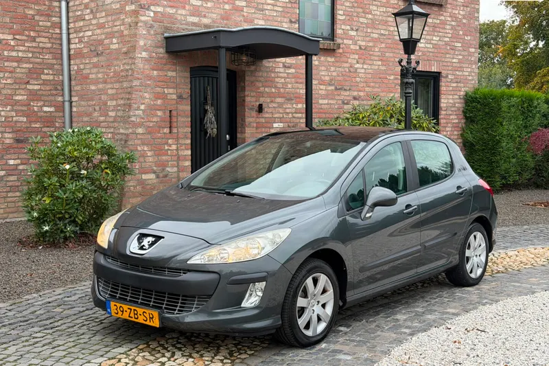 Peugeot 308 (2008)
