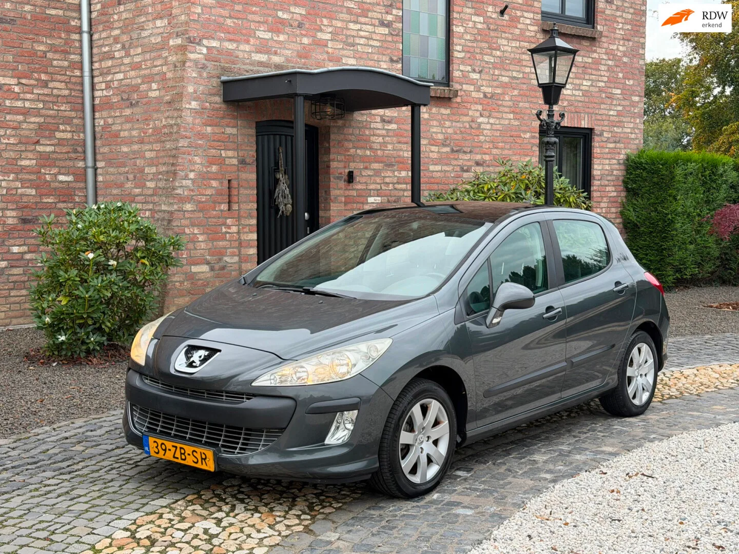 Peugeot 308 (2008) — foto 1