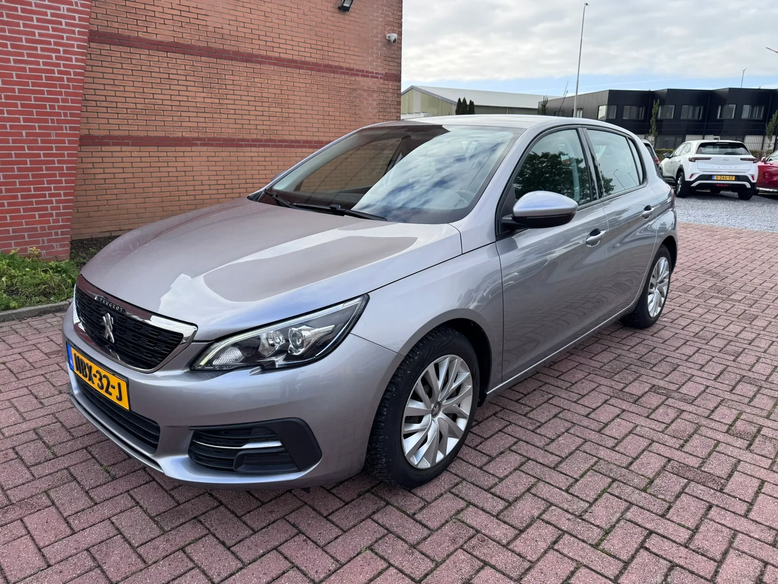 Peugeot 308 (2018) — foto 1
