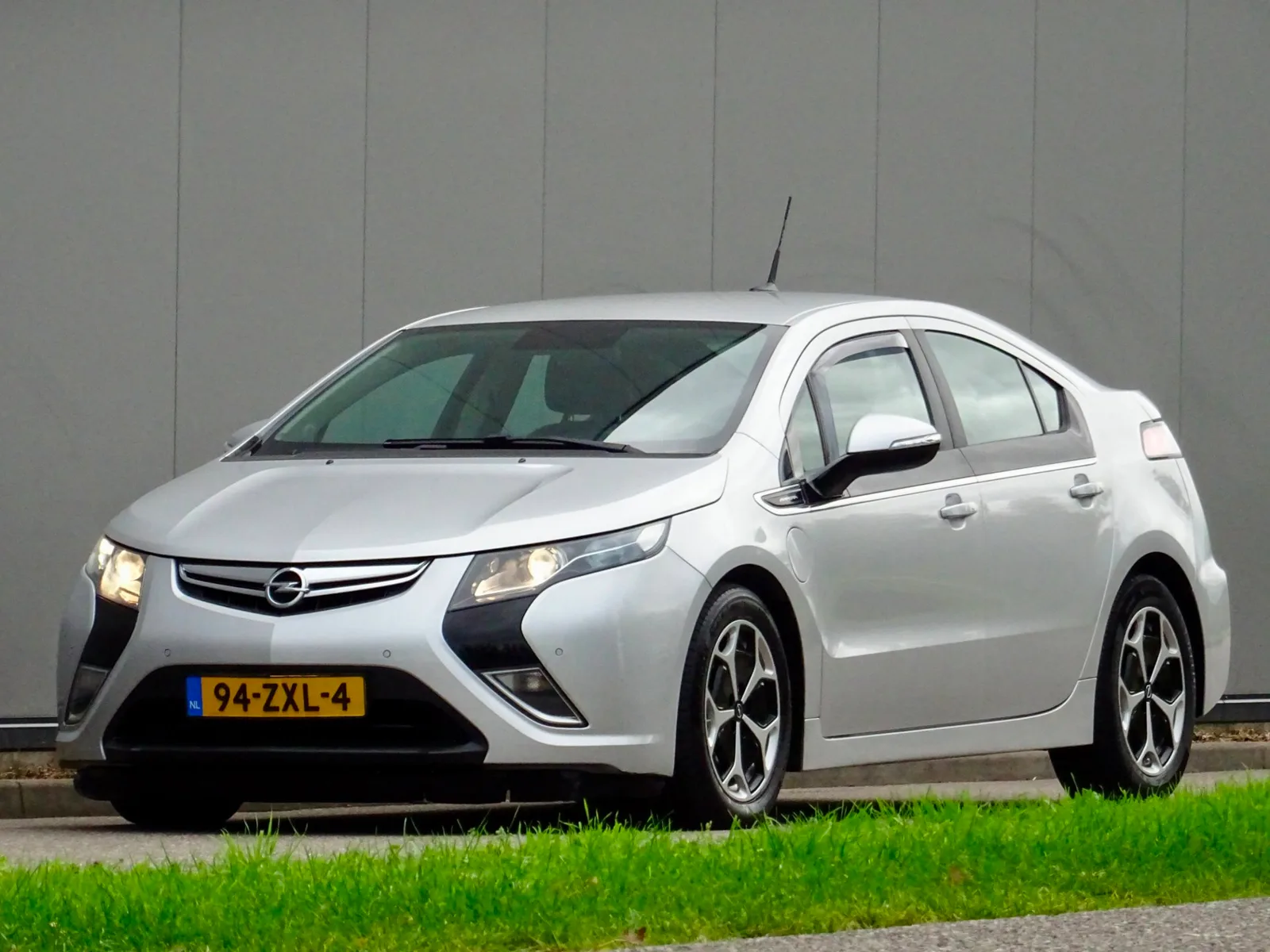 Opel Ampera (2013) — foto 1