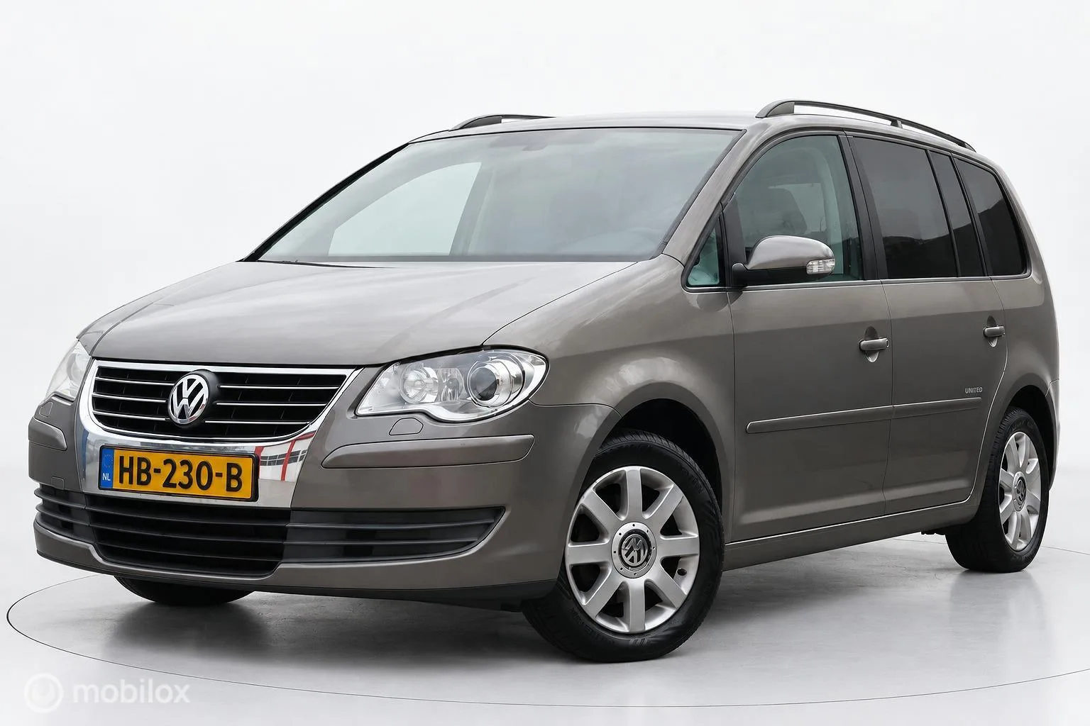 Volkswagen Touran (2008) — foto 1
