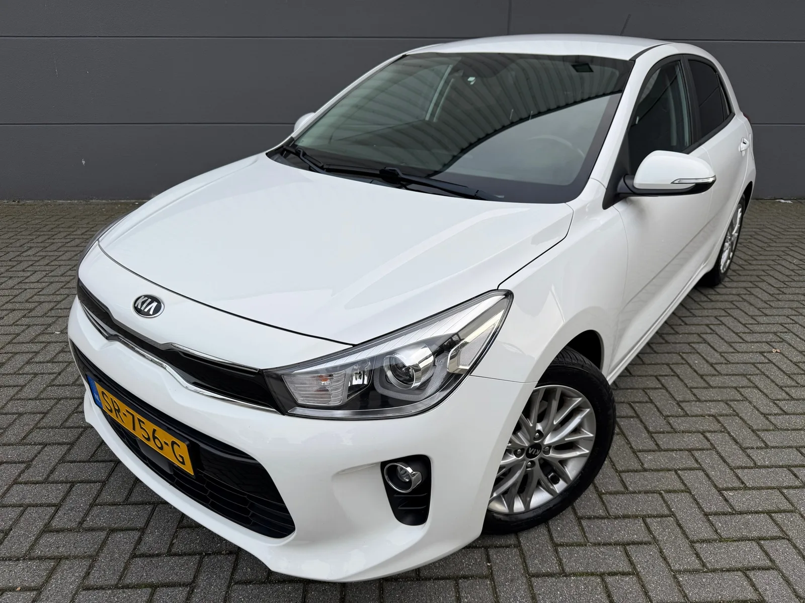 Kia Rio (2018) — foto 1