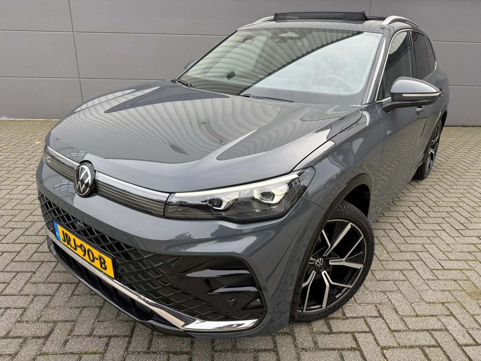 Volkswagen Tiguan (2025) — foto 1
