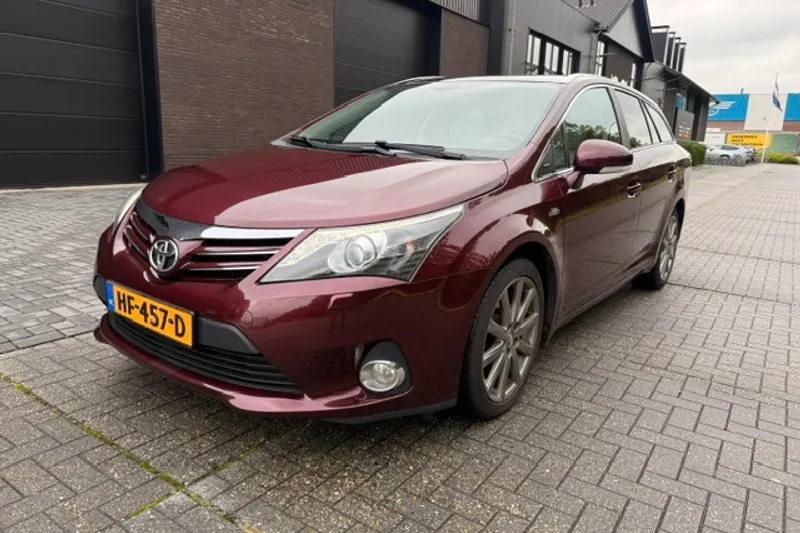 Toyota Avensis (2012)