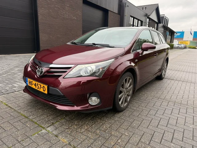 Toyota Avensis (2012) — foto 1